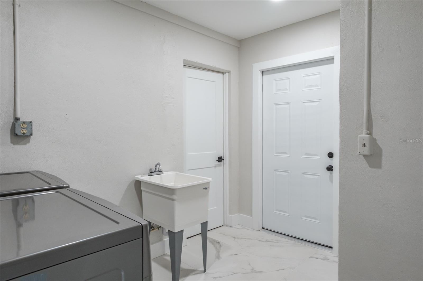 502 N LINCOLN AVE — photo 33