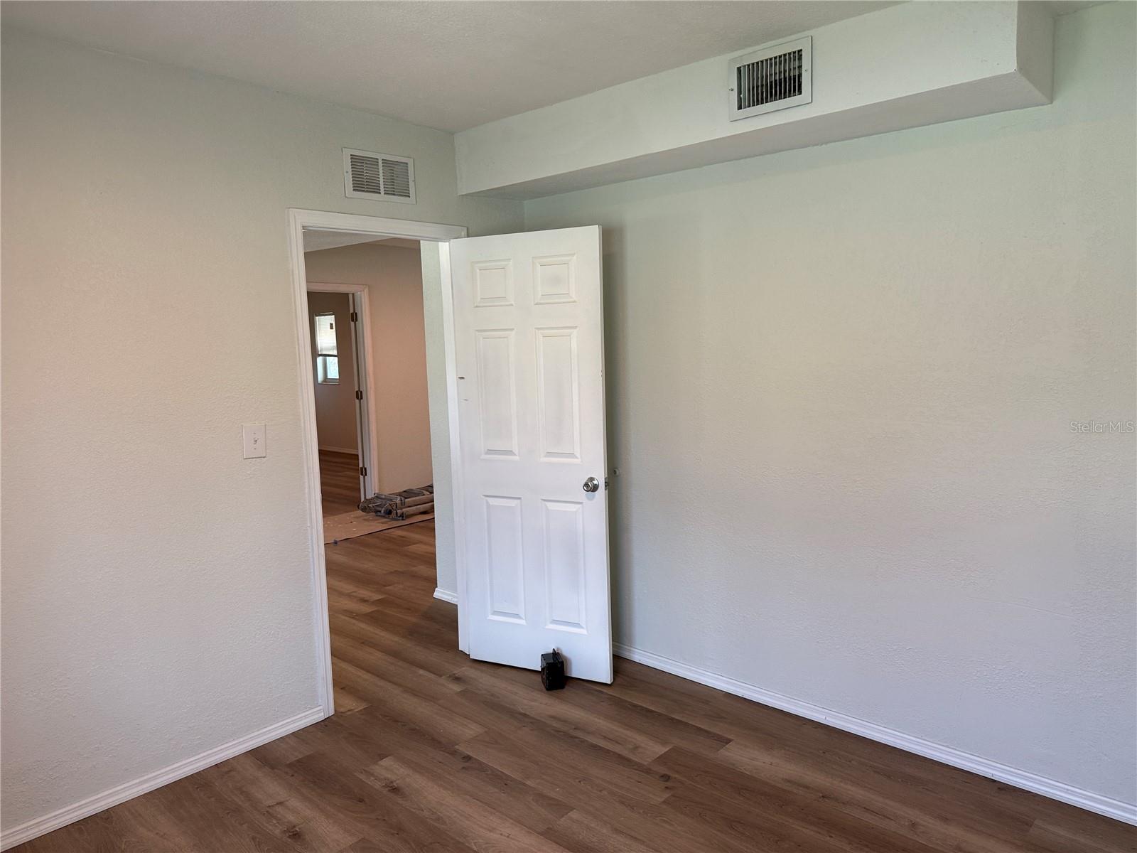 12152 FORT KING RD — photo 8