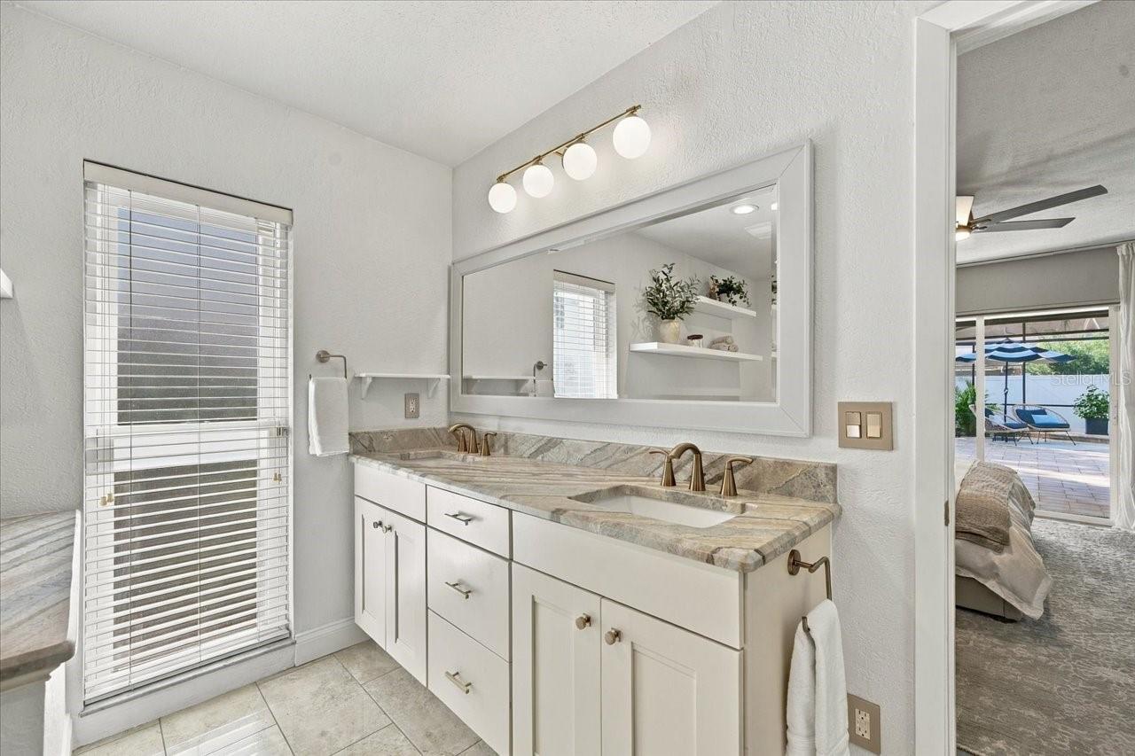 13810 LAKE VILLAGE PL — photo 28