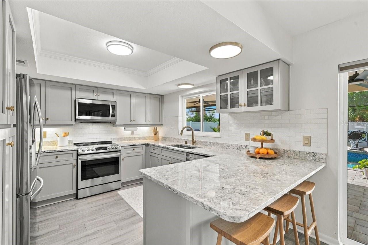 13810 LAKE VILLAGE PL — photo 10
