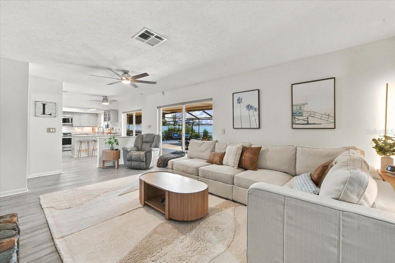 13810 LAKE VILLAGE PL — photo 17