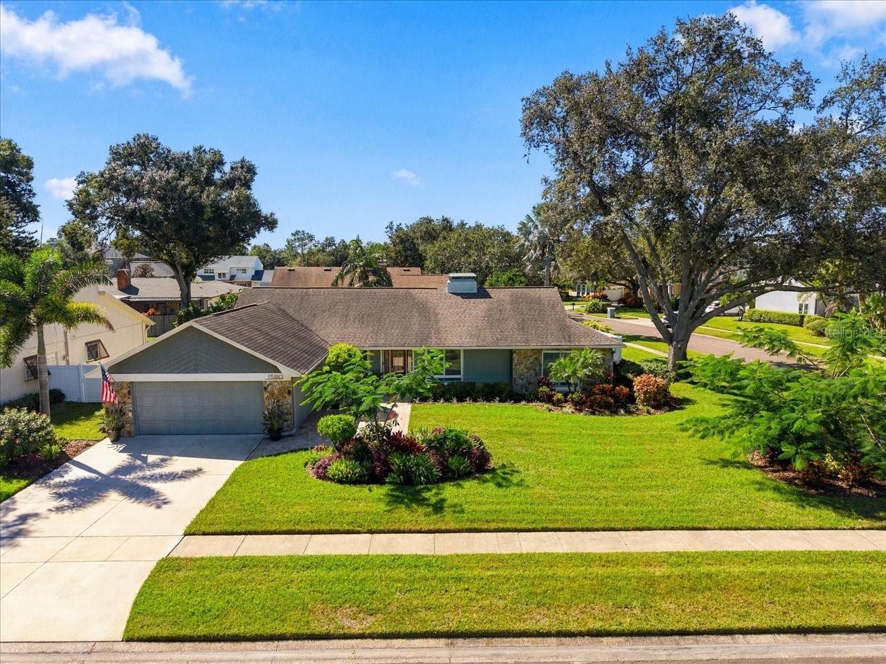 13810 LAKE VILLAGE PL — photo 2