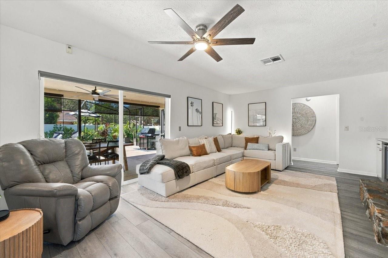 13810 LAKE VILLAGE PL — photo 15