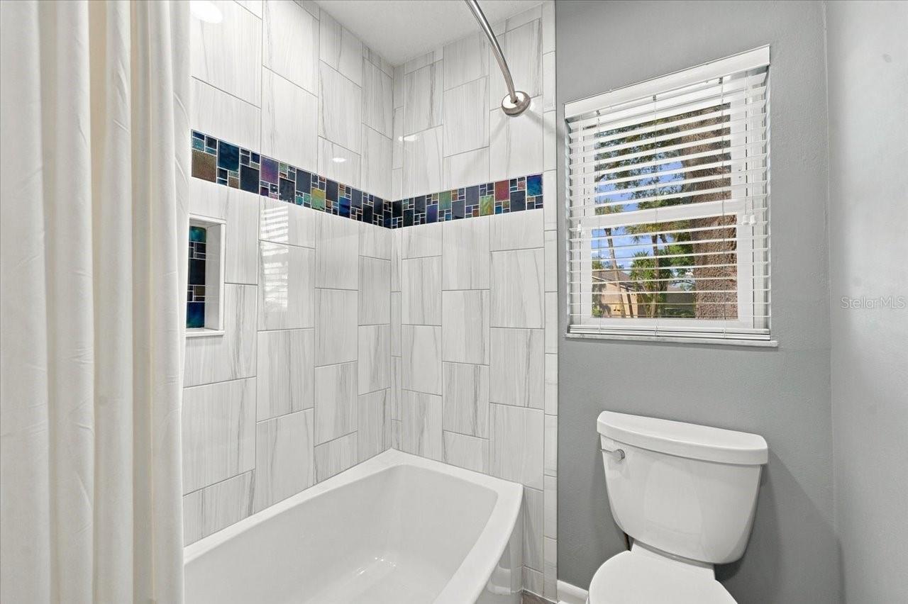 13810 LAKE VILLAGE PL — photo 33