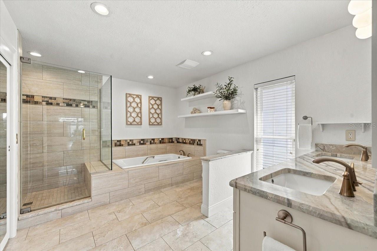 13810 LAKE VILLAGE PL — photo 27