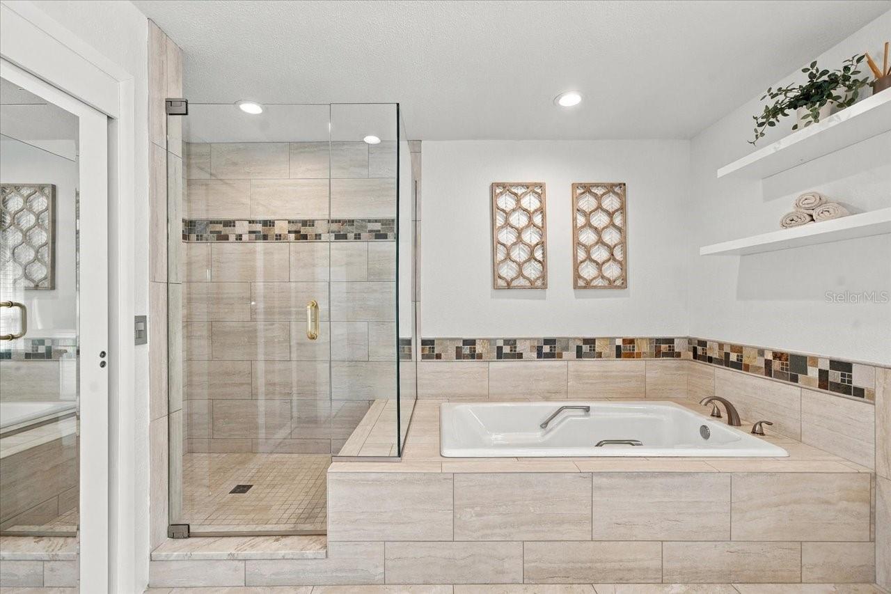 13810 LAKE VILLAGE PL — photo 29