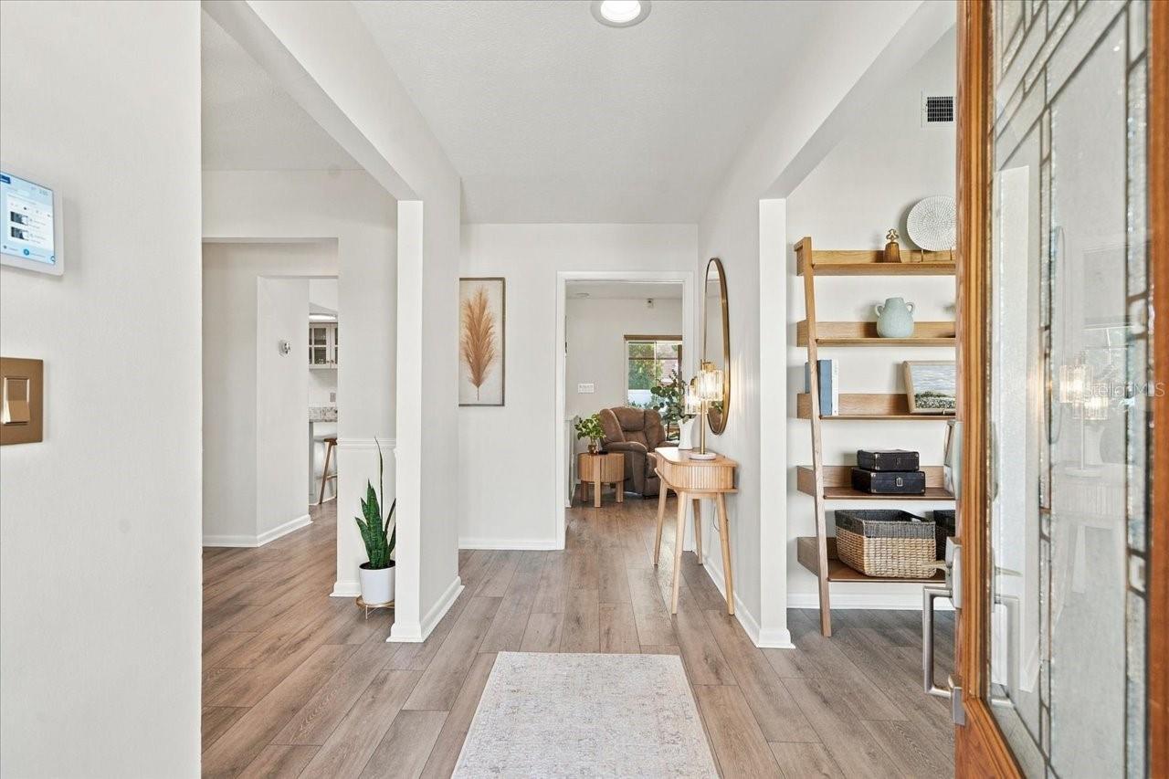 13810 LAKE VILLAGE PL — photo 8