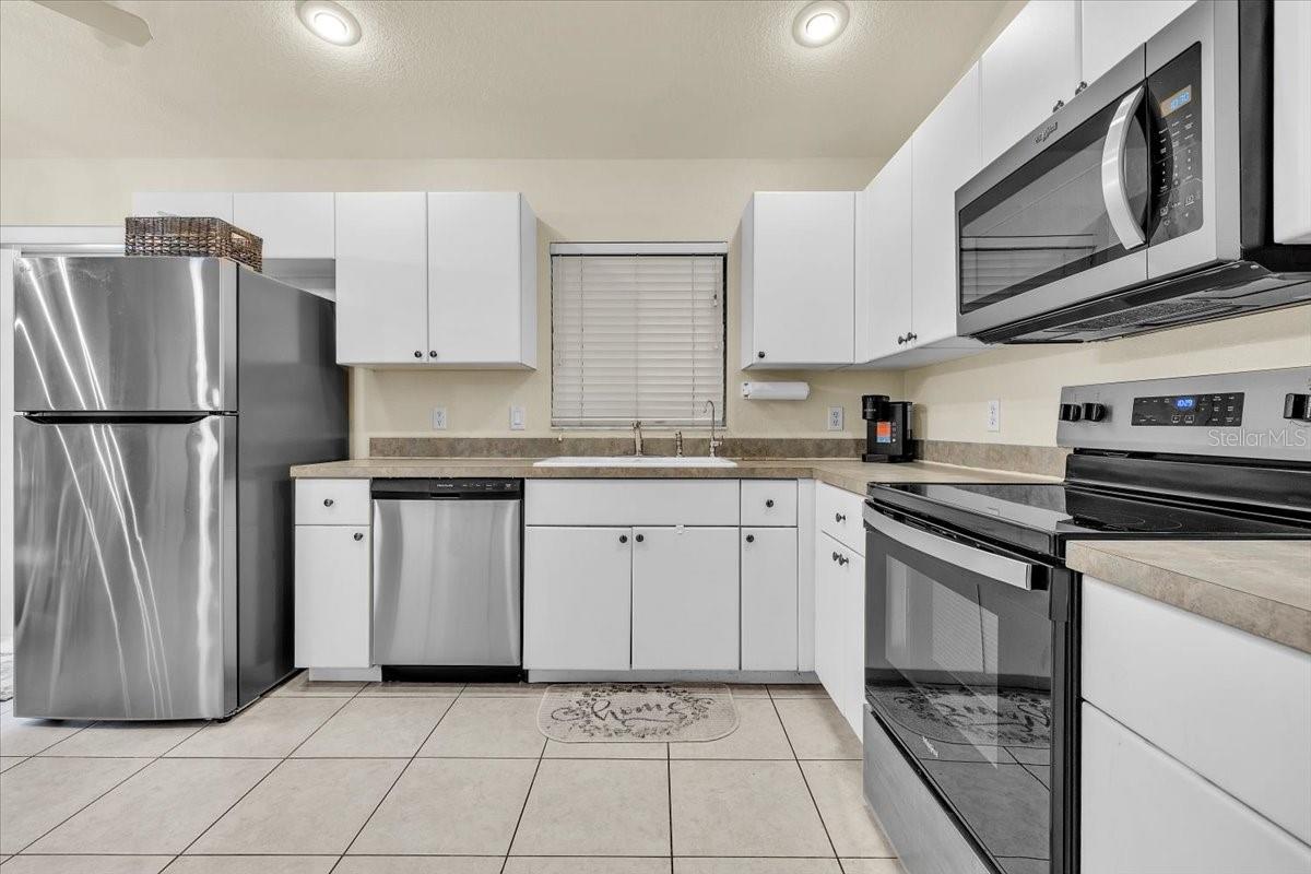 1091 LUAU ST — photo 10