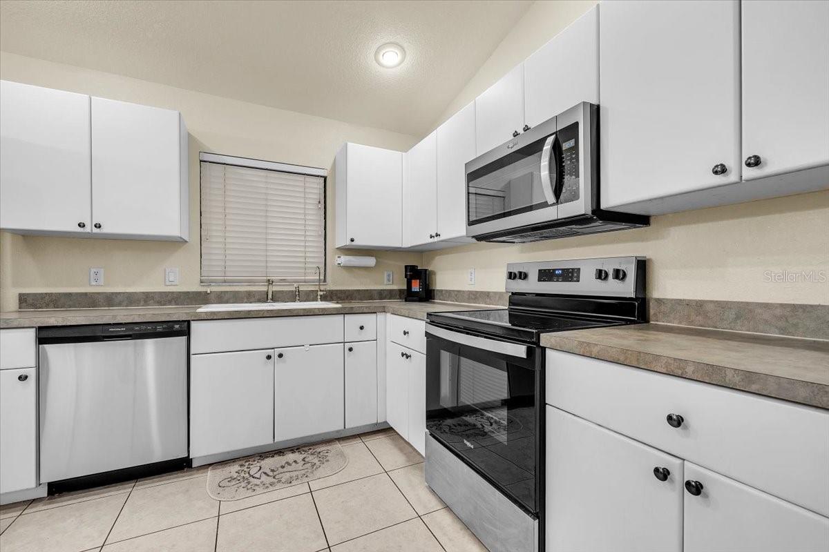 1091 LUAU ST — photo 11