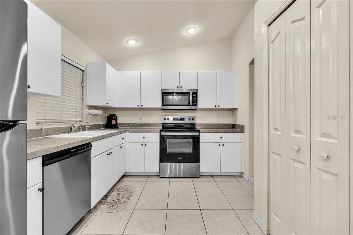 1091 LUAU ST — photo 9