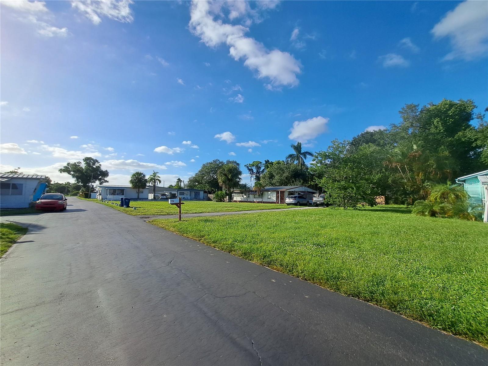 3701 14 ST W #lot #17 — photo 31