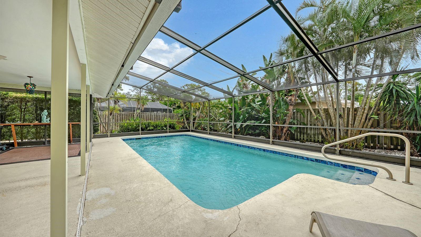 2295 PINE VIEW CIR — photo 4