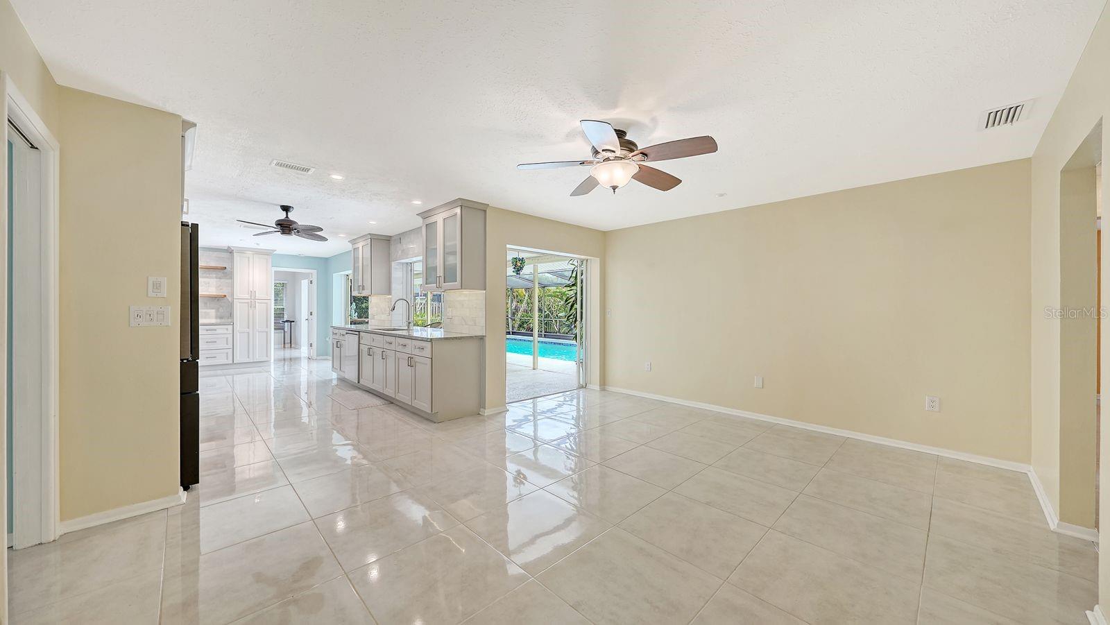 2295 PINE VIEW CIR — photo 29