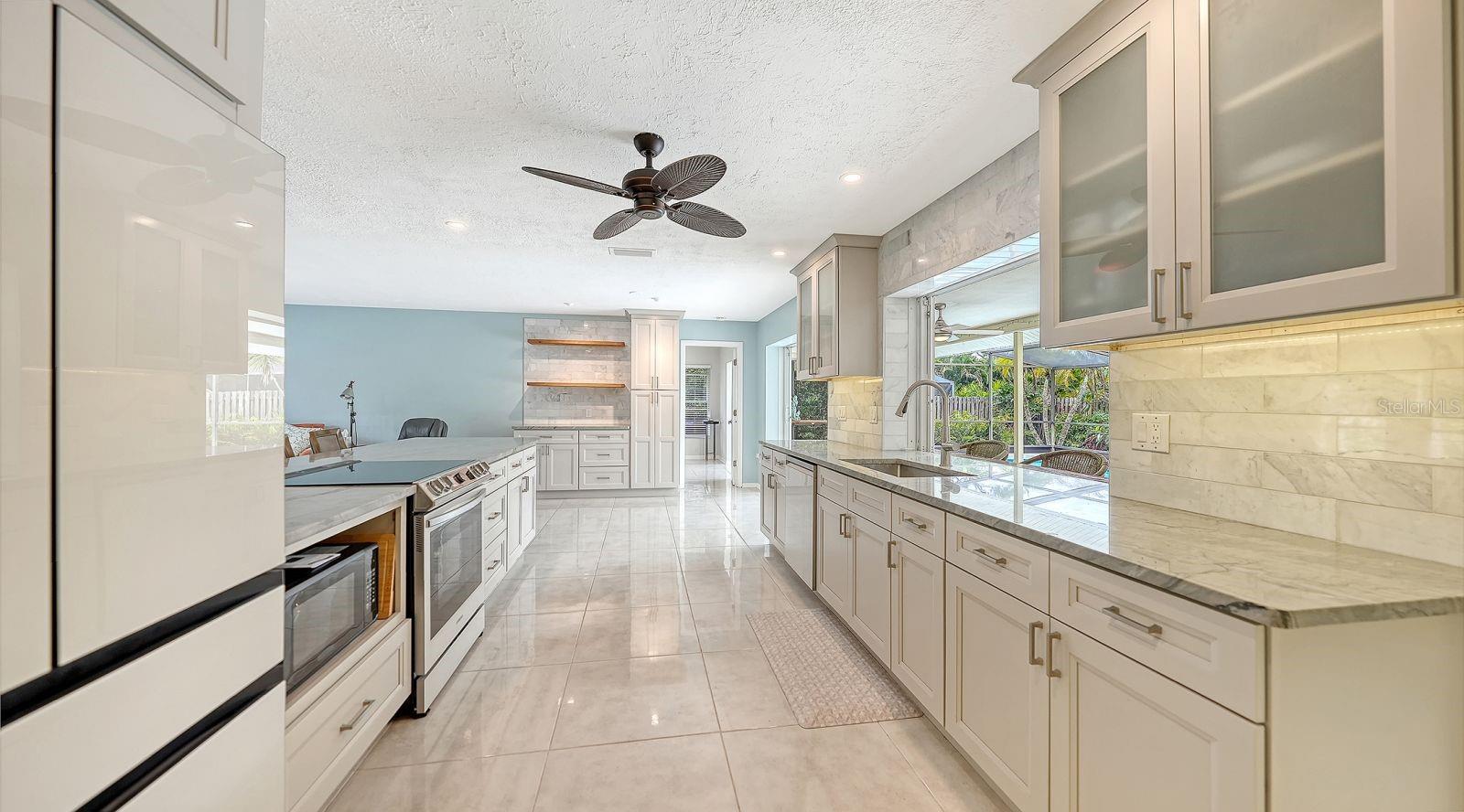 2295 PINE VIEW CIR — photo 18