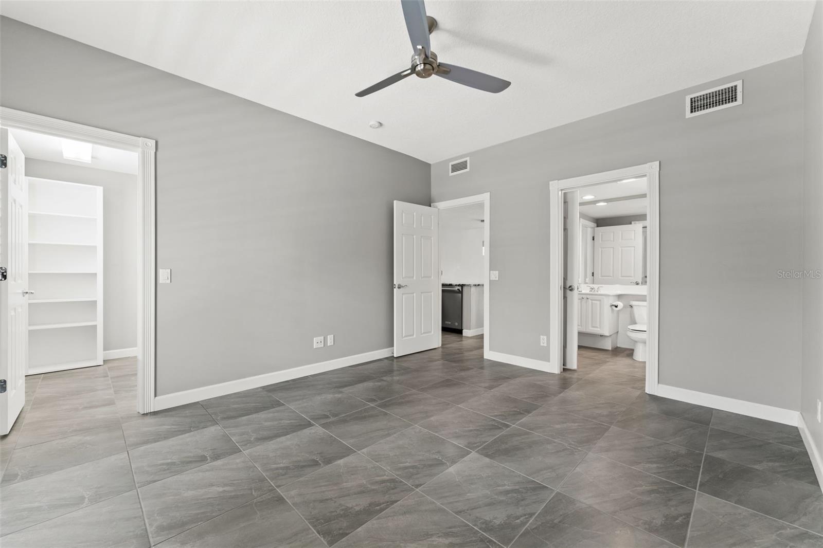 5389 CAMBIAGO ST — photo 19