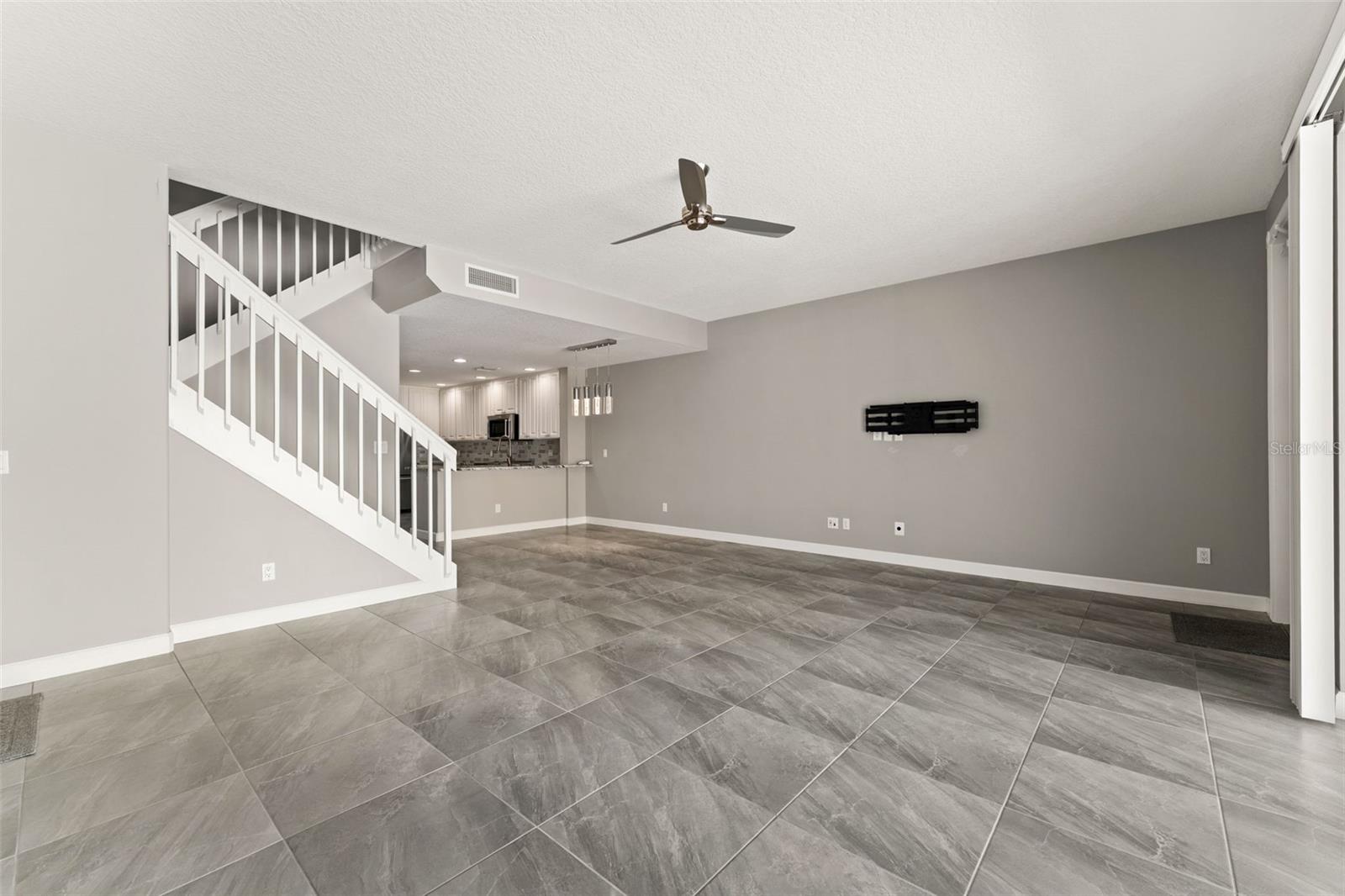 5389 CAMBIAGO ST — photo 11