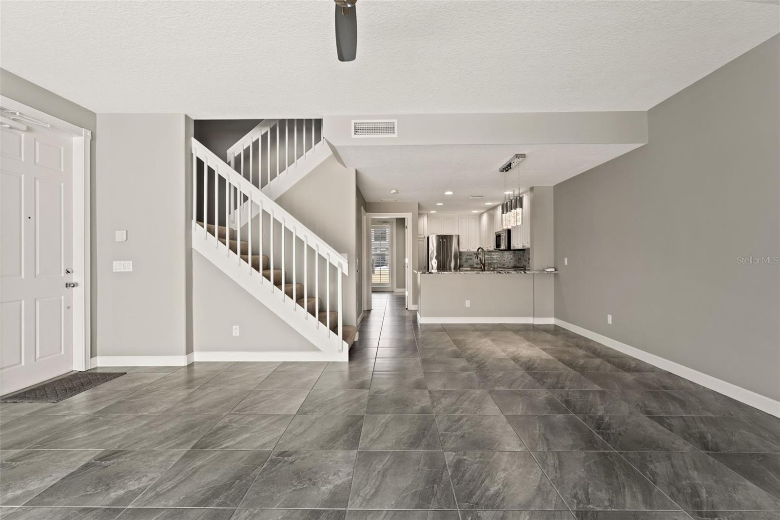 5389 CAMBIAGO ST — photo 9