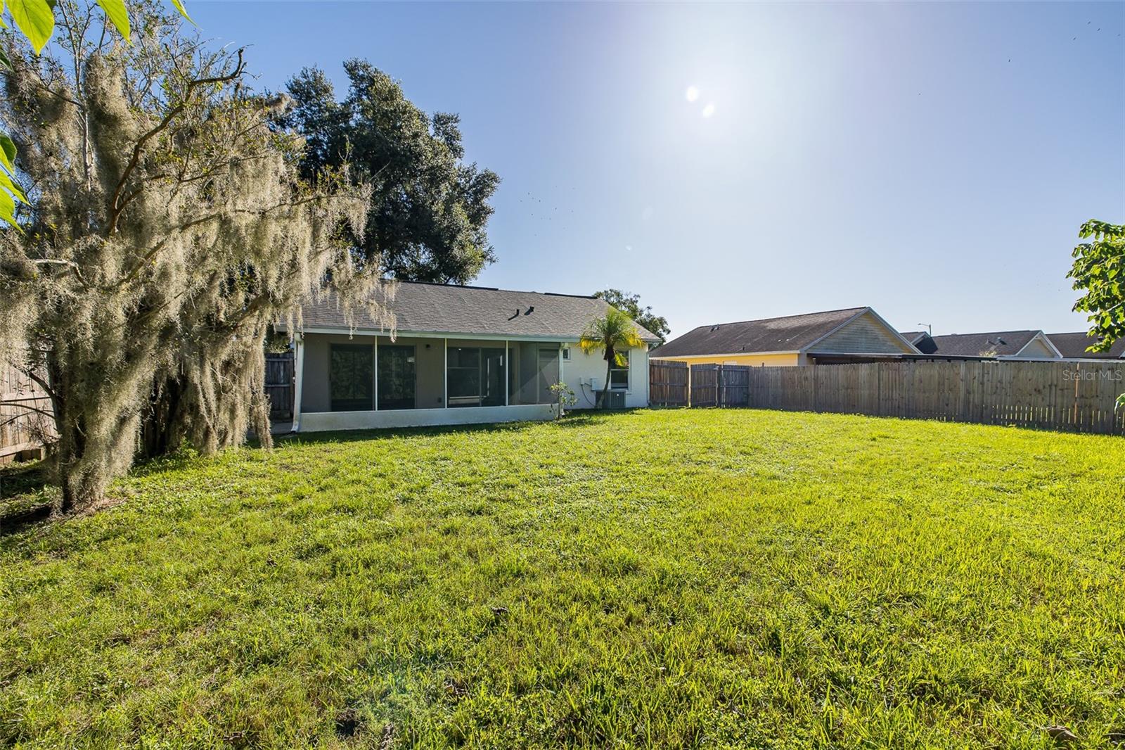 8150 TOM SAWYER DR — photo 32