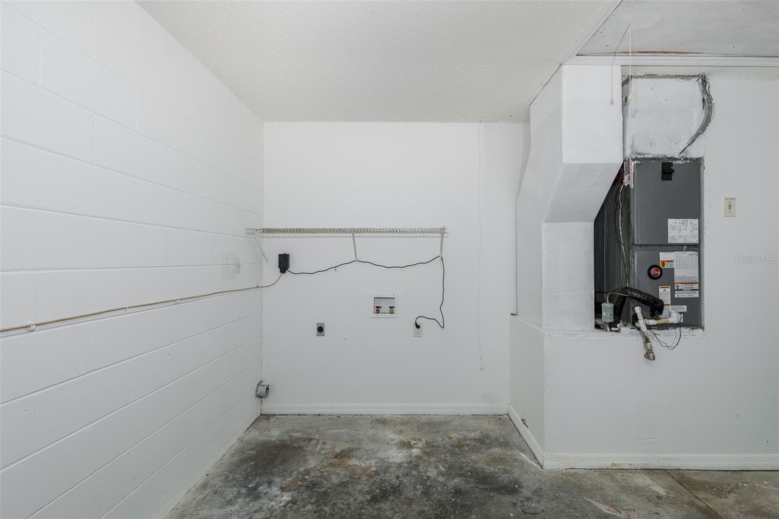 8150 TOM SAWYER DR — photo 29