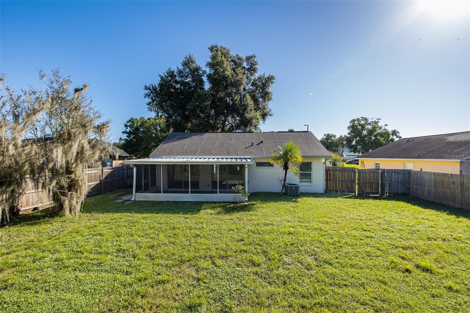 8150 TOM SAWYER DR — photo 31