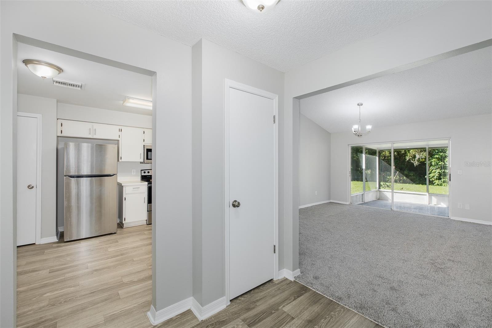 8150 TOM SAWYER DR — photo 4