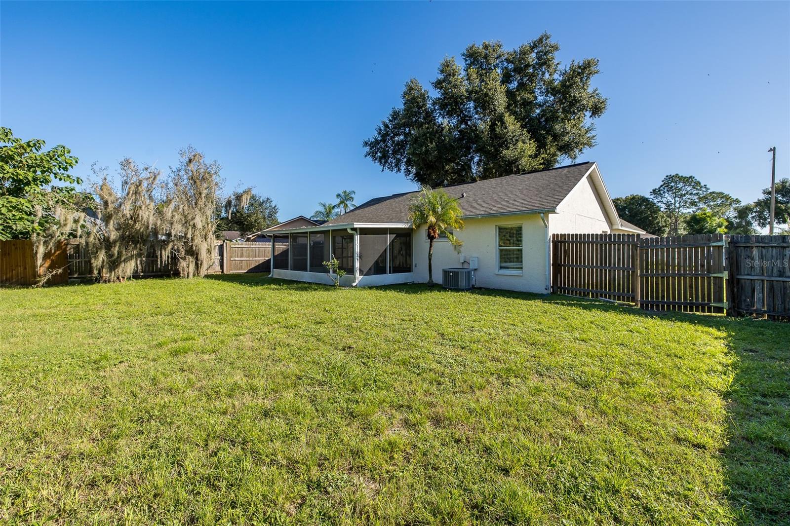 8150 TOM SAWYER DR — photo 30