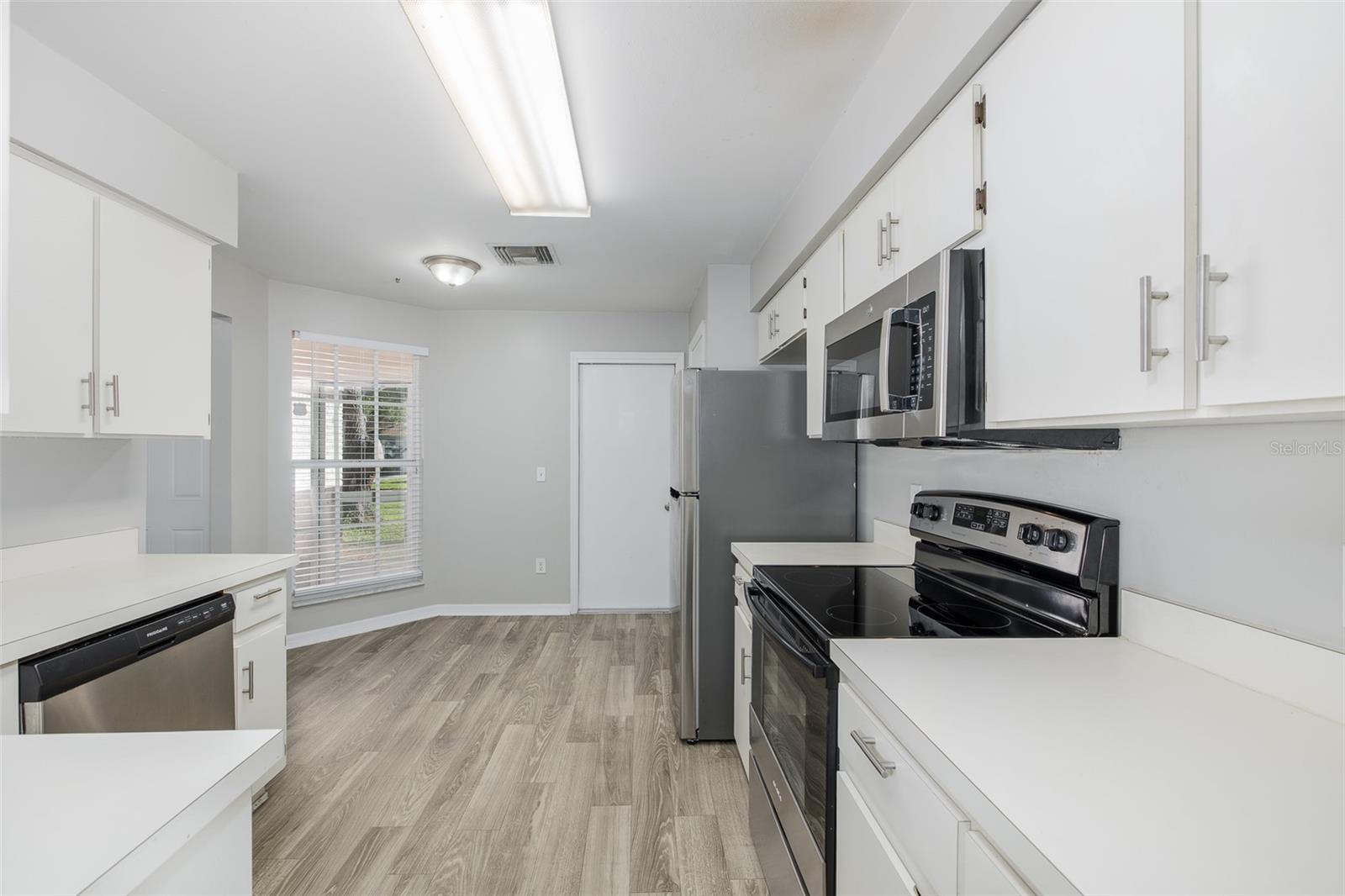 8150 TOM SAWYER DR — photo 15