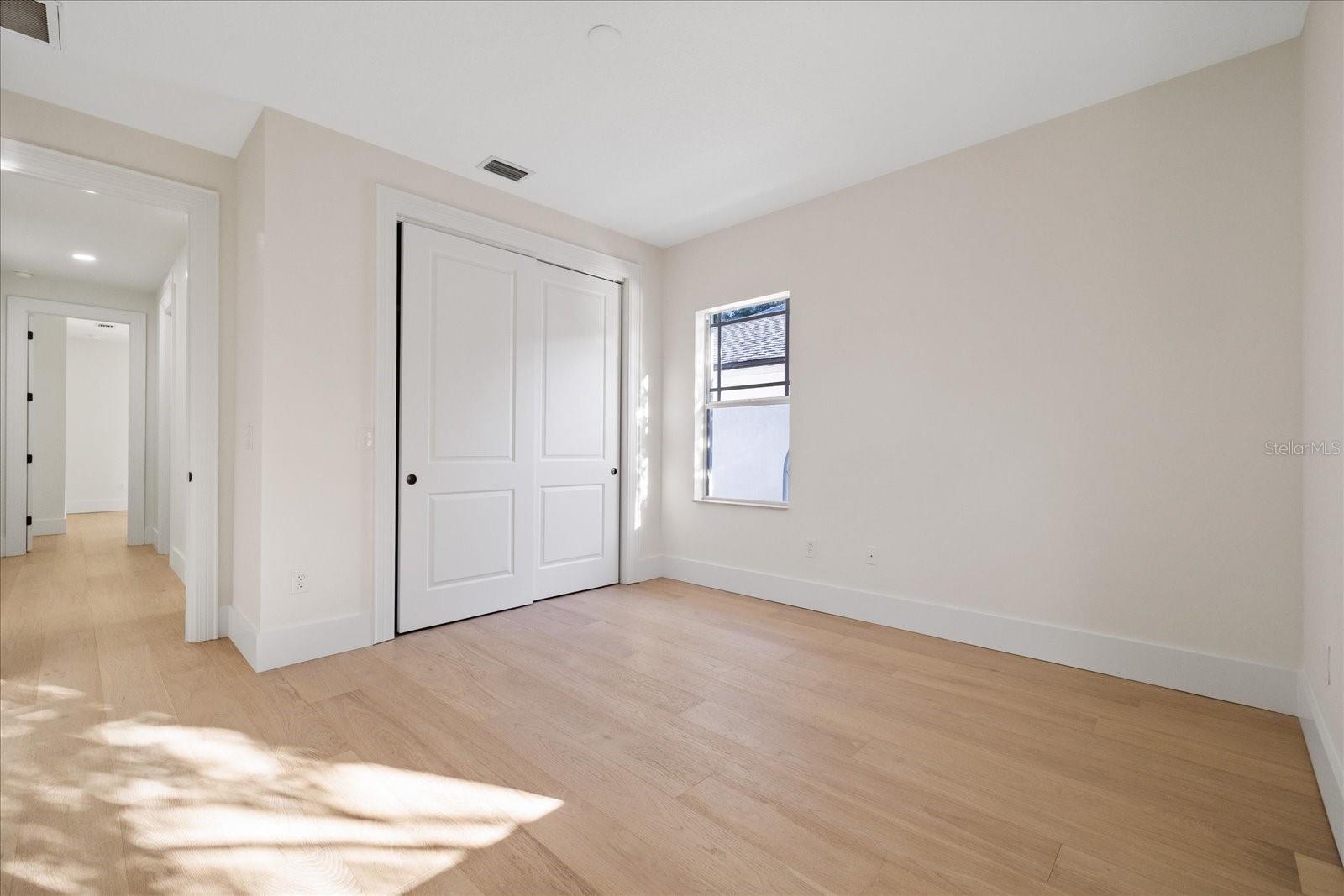 2722 N MYRTLE AVE — photo 38