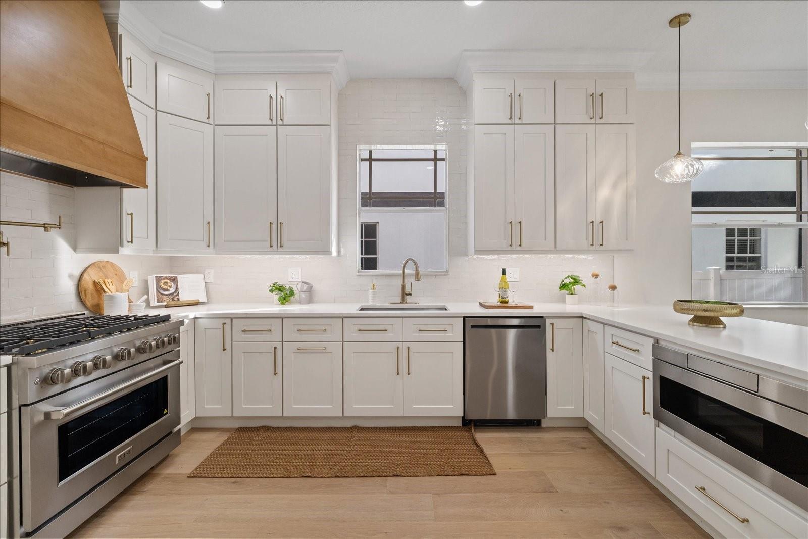 2722 N MYRTLE AVE — photo 8