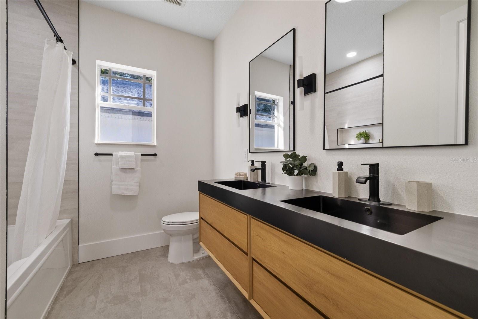2722 N MYRTLE AVE — photo 35