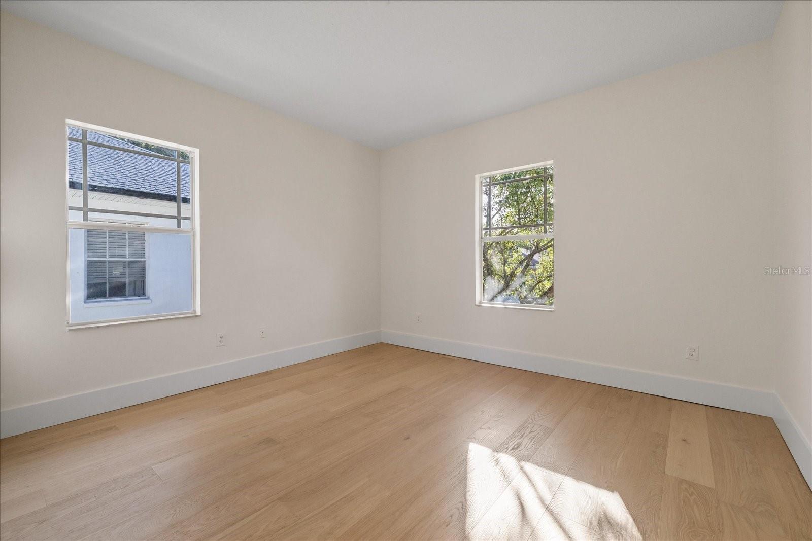 2722 N MYRTLE AVE — photo 37