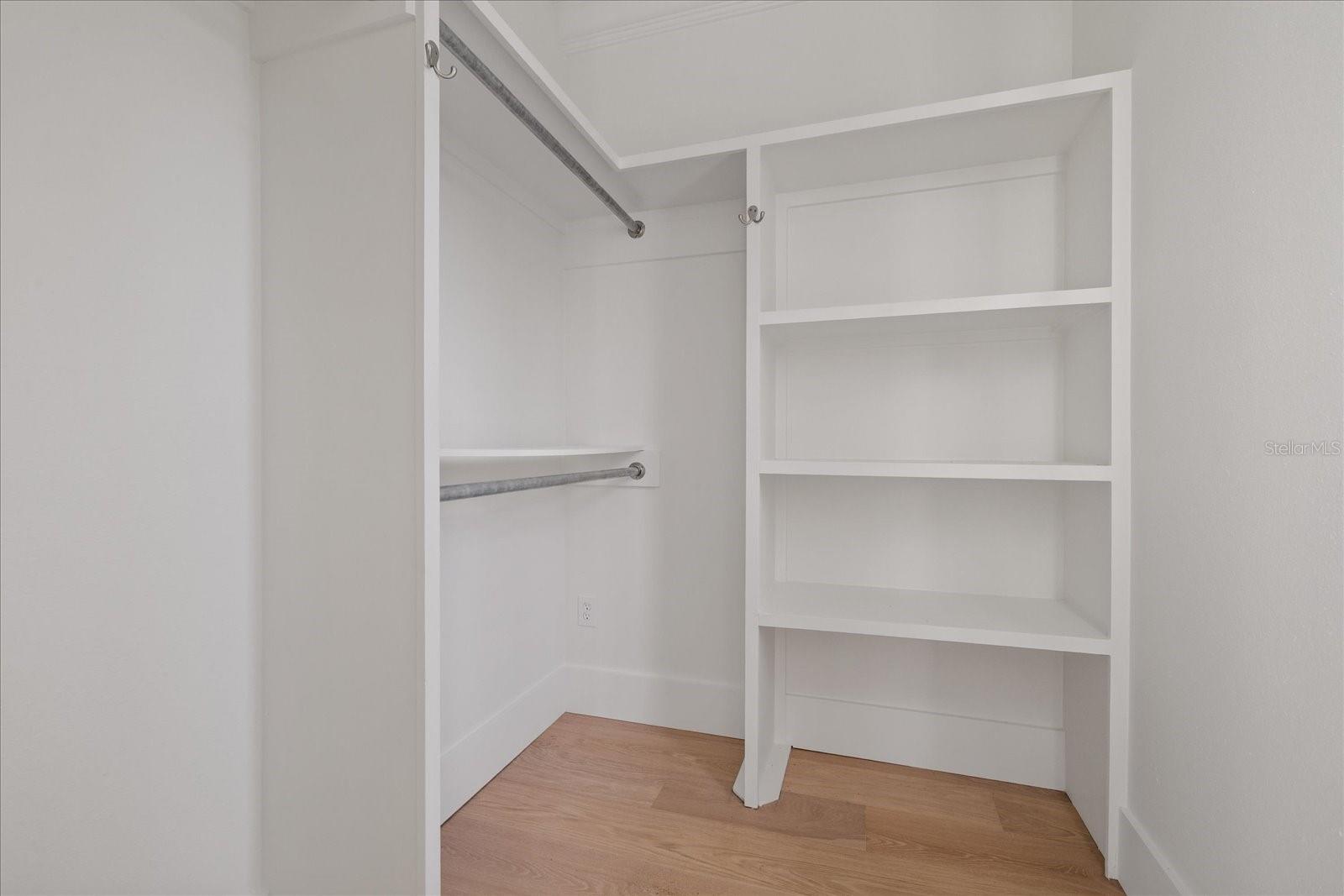 2722 N MYRTLE AVE — photo 49