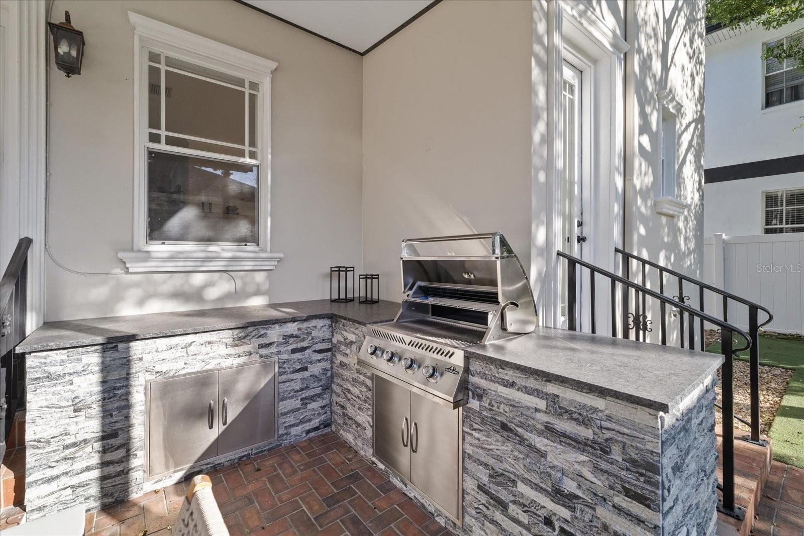 2722 N MYRTLE AVE — photo 51