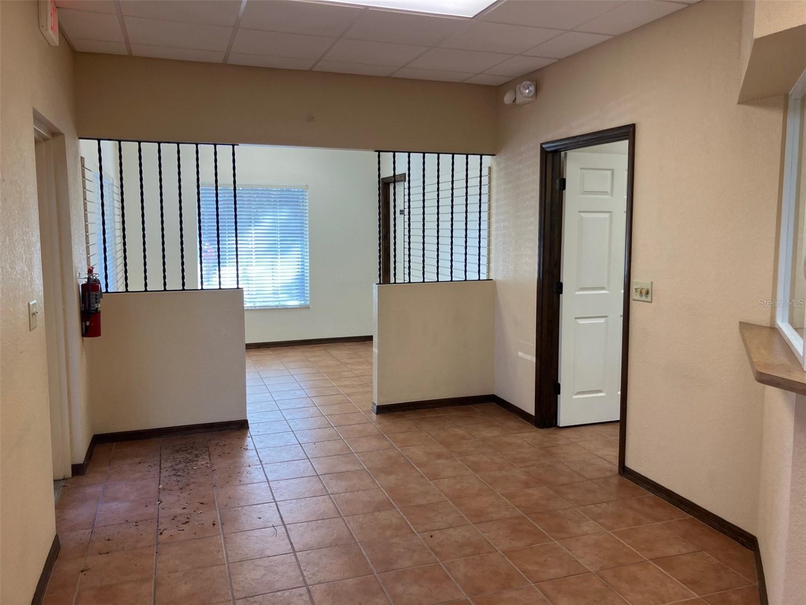 1308 W FLETCHER AVE — photo 2