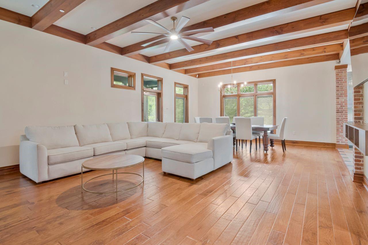109 OLD OAK LN — photo 32