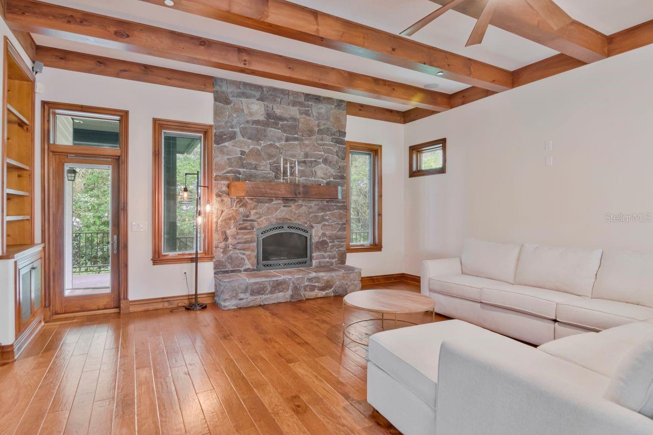 109 OLD OAK LN — photo 31