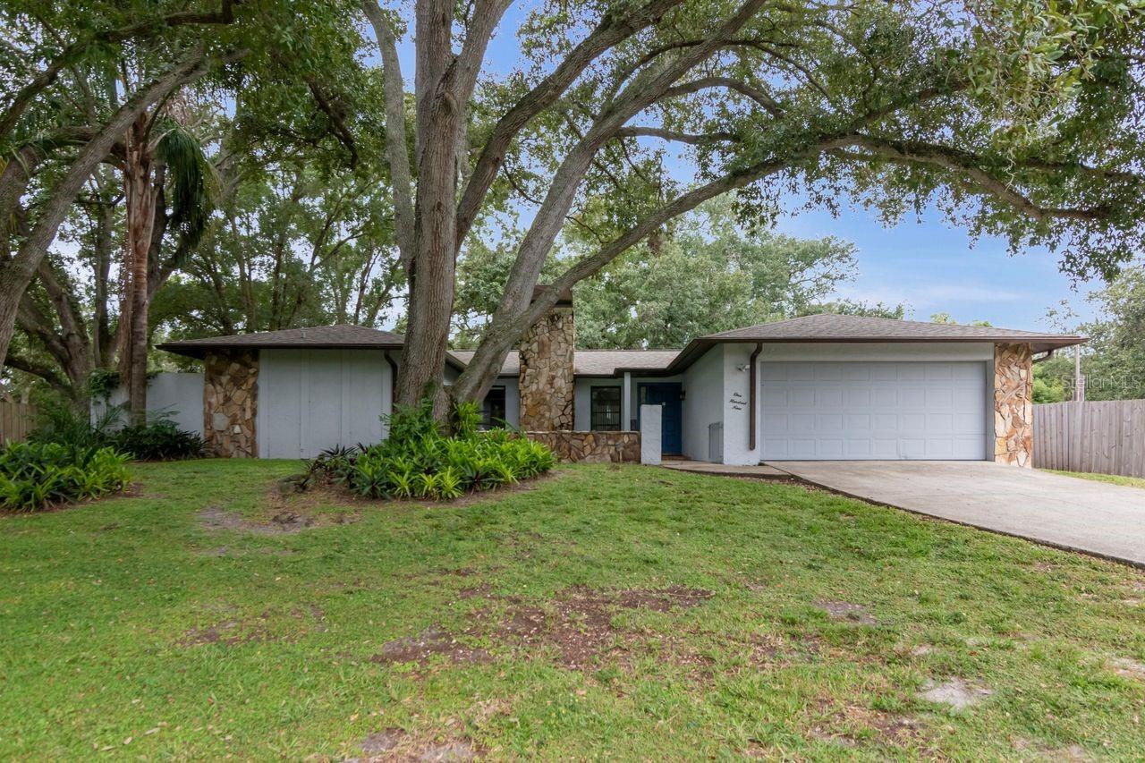 109 OLD OAK LN — photo 14