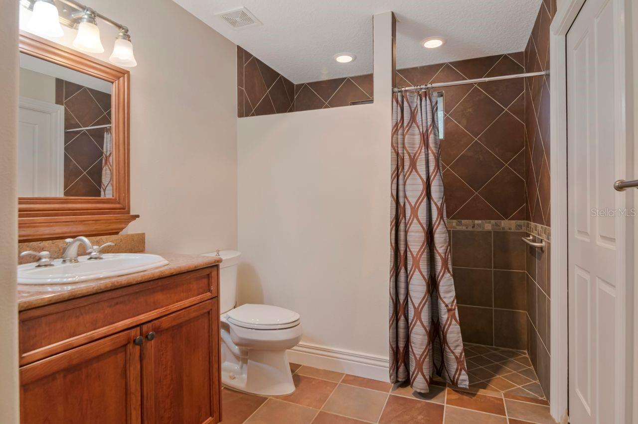 109 OLD OAK LN — photo 62