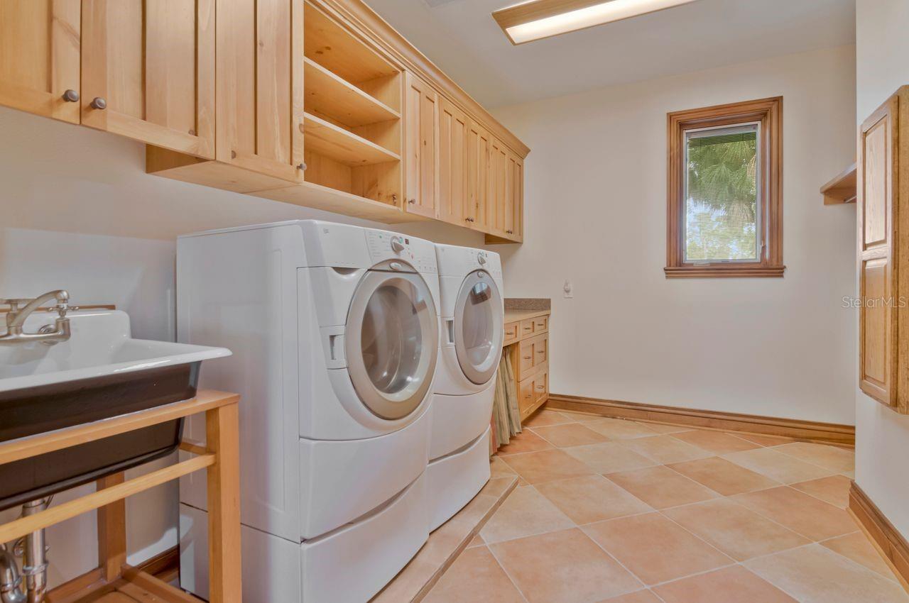 109 OLD OAK LN — photo 66