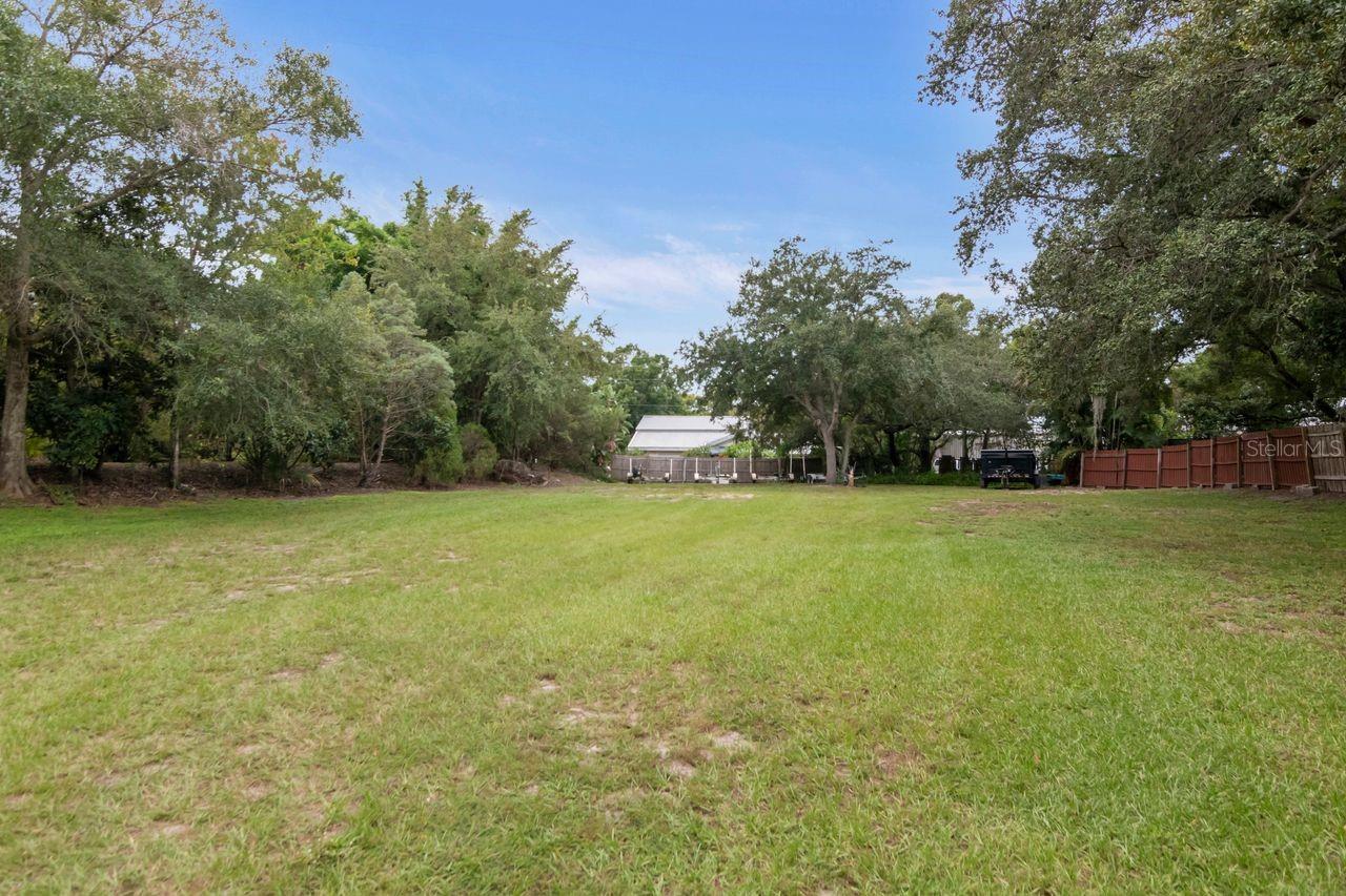 109 OLD OAK LN — photo 73