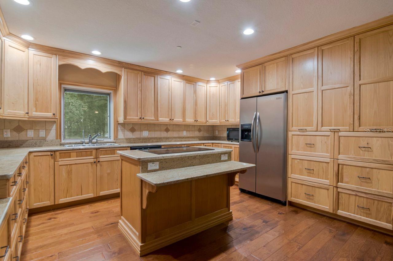 201 OLD OAK LN — photo 55
