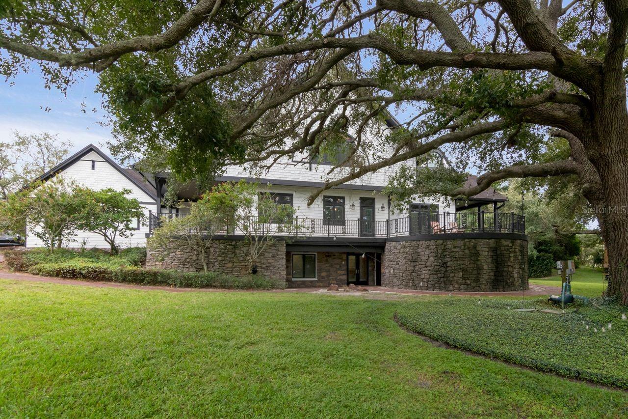 201 OLD OAK LN — photo 42