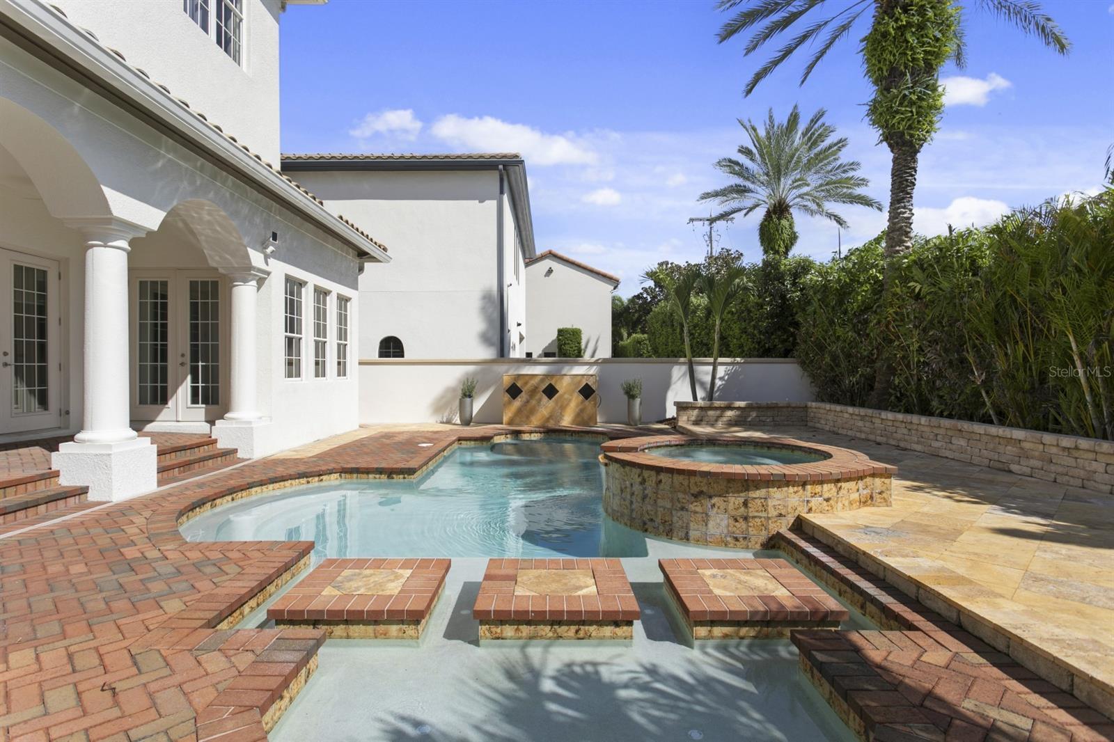 6123 YEATS MANOR DR — photo 5