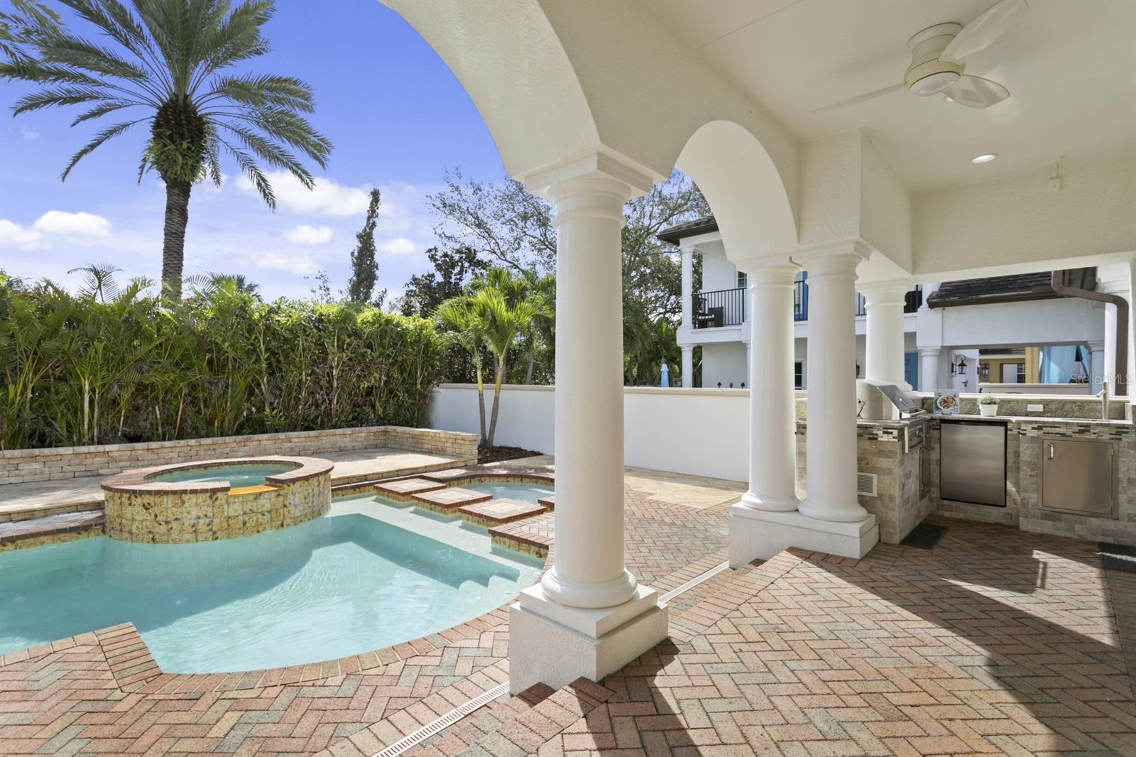 6123 YEATS MANOR DR — photo 4