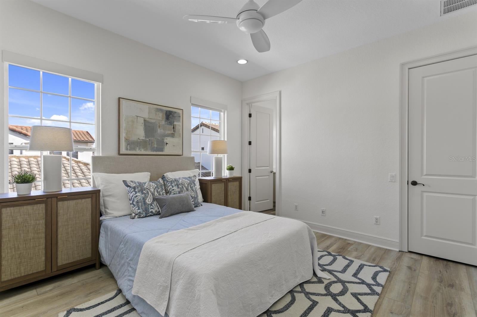 6123 YEATS MANOR DR — photo 32