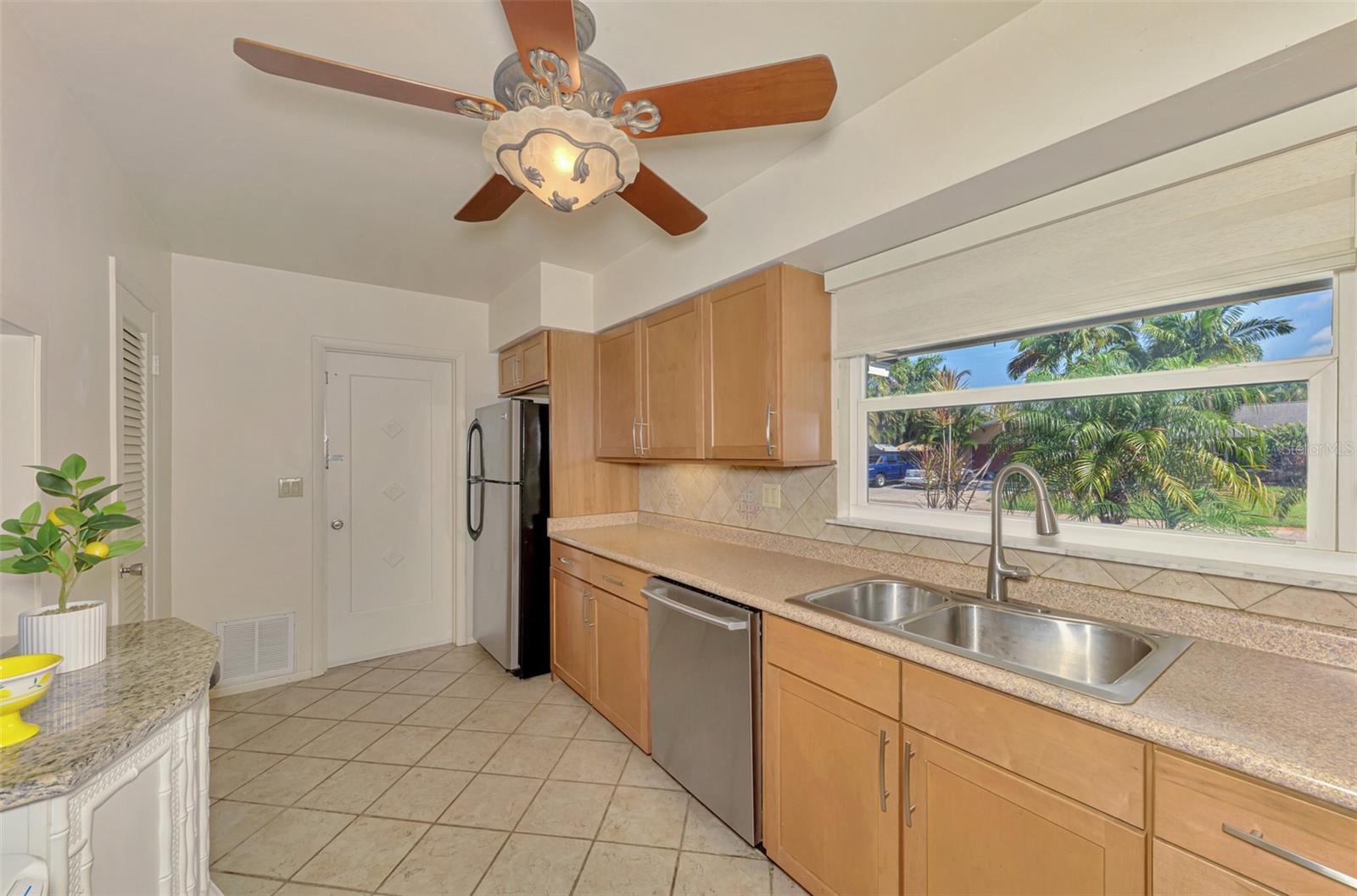 3078 SPENCER LN — photo 21