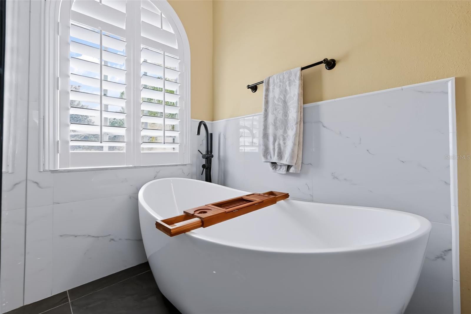 12541 LEATHERLEAF DR — photo 20