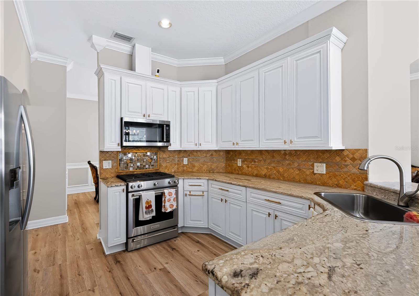 12541 LEATHERLEAF DR — photo 13
