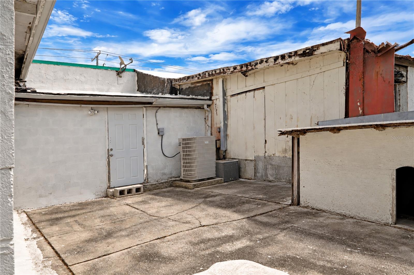 4408 N NEBRASKA AVE — photo 3