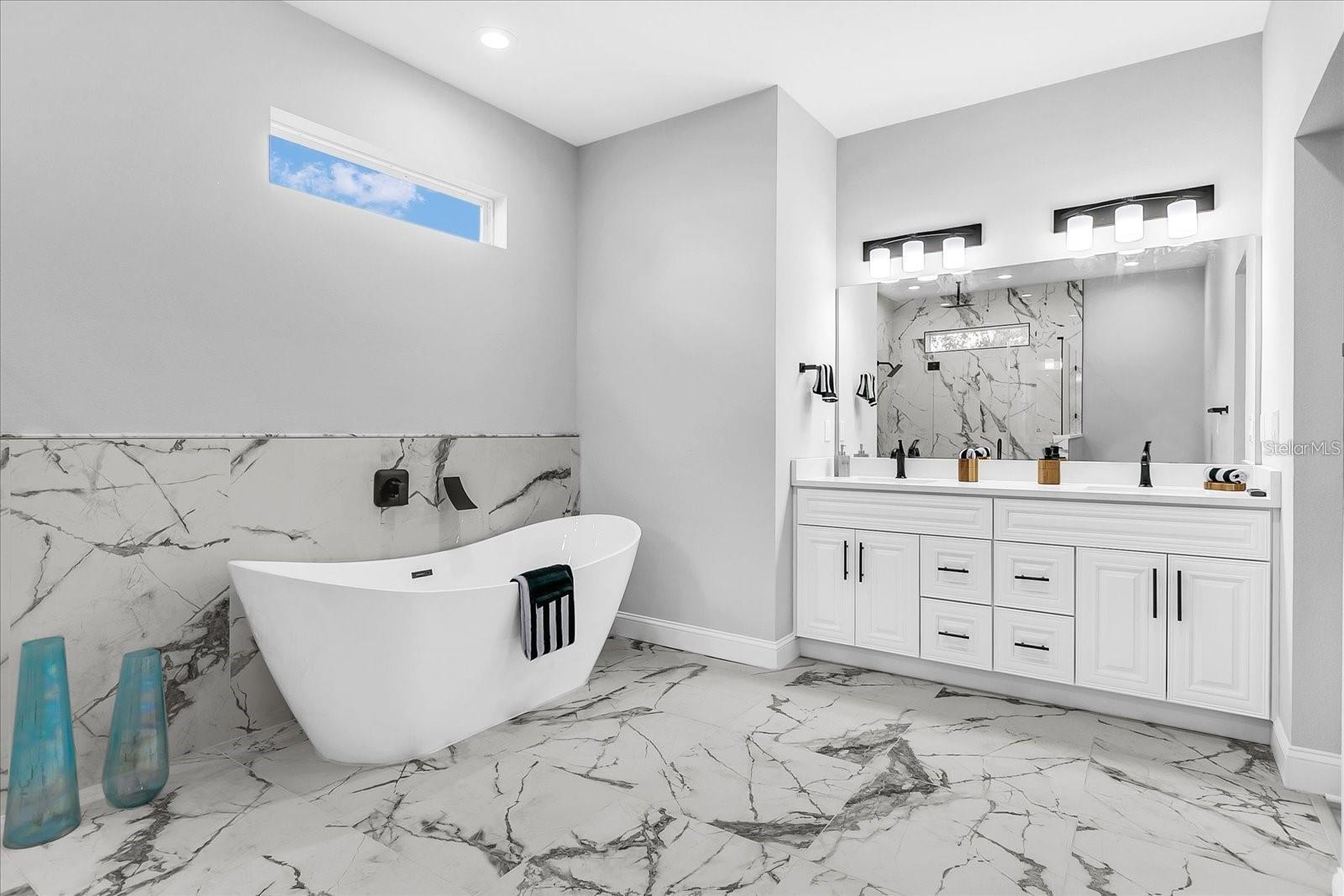 2318 W SAINT JOHN ST — photo 14